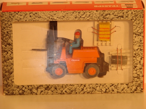 1/32ND SCALE FORKLIFT MIB, RARE