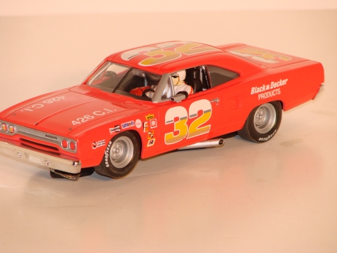 1/32ND SCALE PLYMOUTH ROADRUNNER