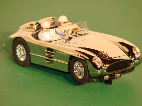 1/32ND SCALE CHROME PLATED MERCEDES 300 SLR
