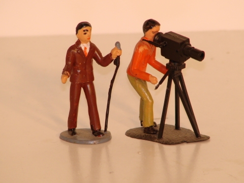 1/32ND SCALE TV CAMERA MAN & NEWSMAN