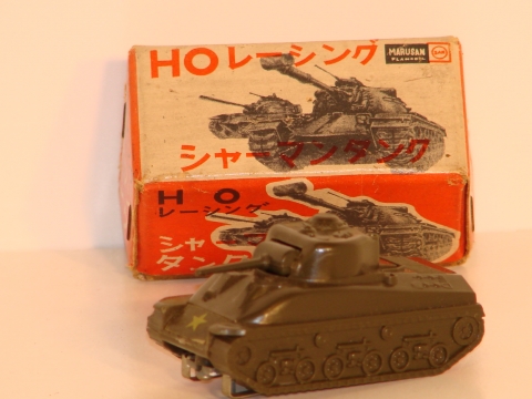 HO SCALE SHERMAN TANK, WITH THE CARDBOARD BOX