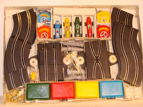 CONTENTS OF THE 1/43RD SCALE 4 LANE SET