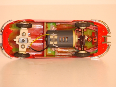 UNDERSIDE OF THE 1/32ND SCALE JAGUAR XKE