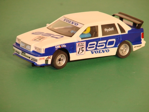 1/32ND SCALE VOLVO 850T 