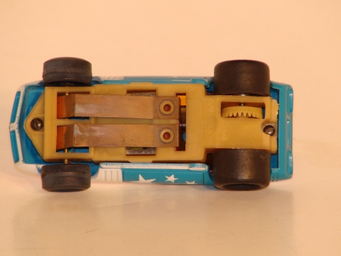 BOTTOM OF THE SLOTLESS CAR