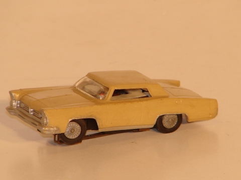 HO SCALE BUICK RIVERA