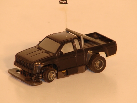 HO SCALE NISSAN PICKUP TRUCK