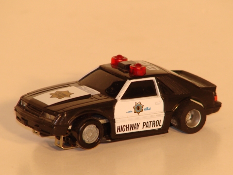 HO SCALE FORD MUSTANG HIGHWAY PATROL CAR
