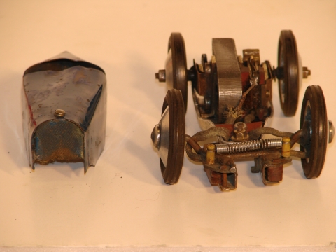 FRONT VIEW OF THE BRASS BODY & CHASSIS,SHOWING THE STEERING